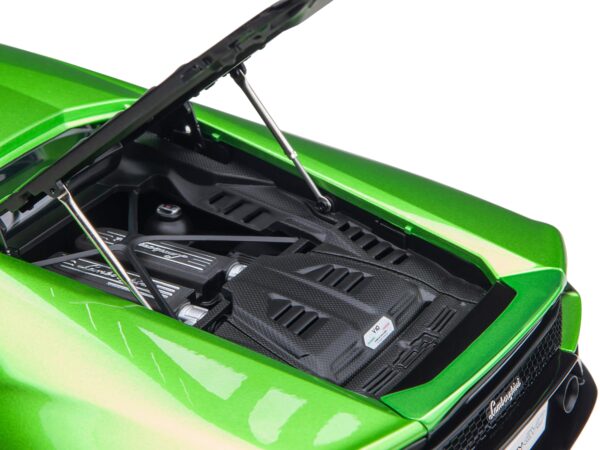 79215_57450830.jpg Lamborghini Huracan EVO Verde Selvans Green Metallic 1/18 Model Car by Autoart